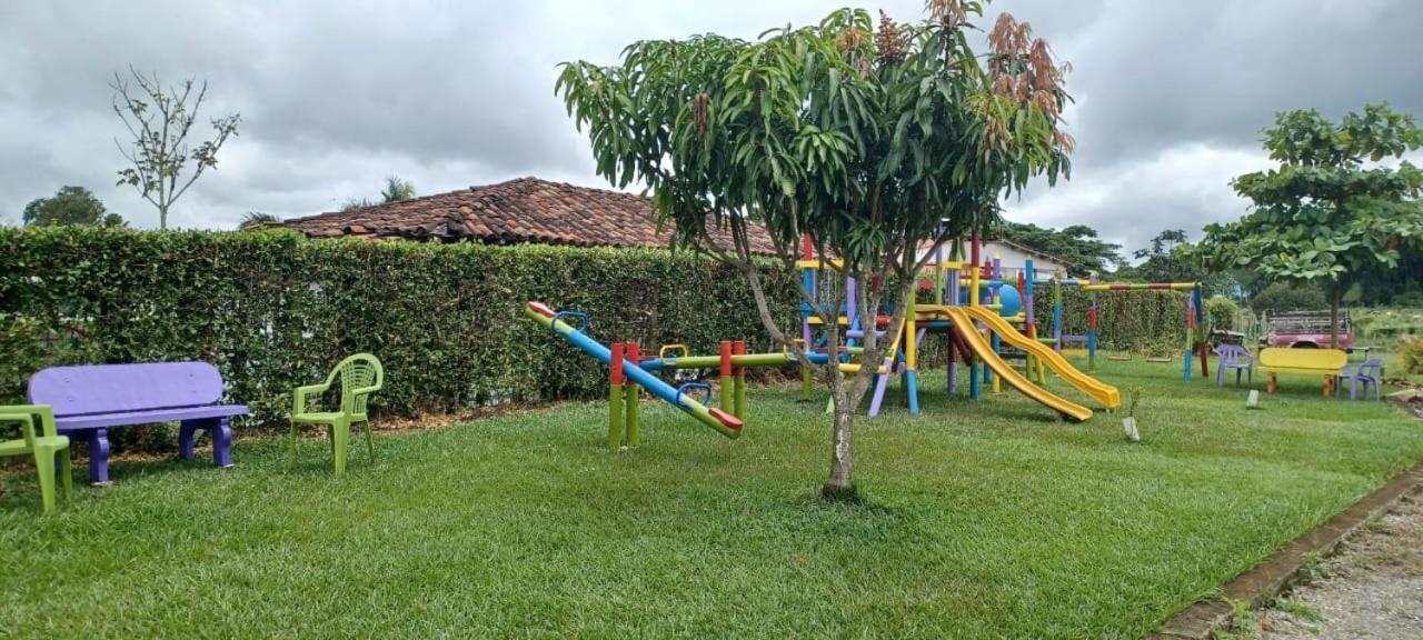 Finca Hotel El Saman De Alto Bonito Монтенегро Екстериор снимка
