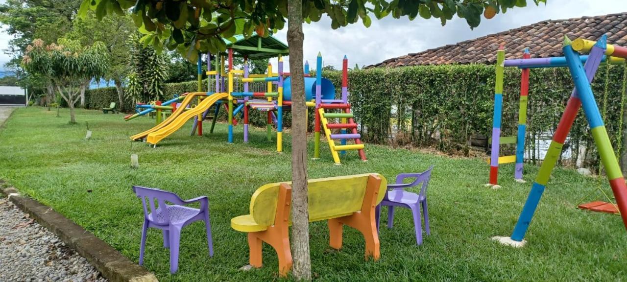 Finca Hotel El Saman De Alto Bonito Монтенегро Екстериор снимка